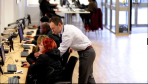 Helping customers get online at a Jobcentre Plus office